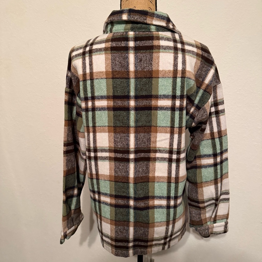 Flannel Shacket Button up large - Picture 6 of 12